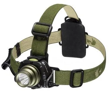 Latarka czołowa w terenie – kiedy się sprawdza?